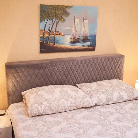 Apartment Porta Via Vir