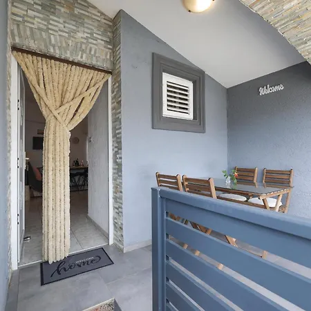 Porta Via Apartment *