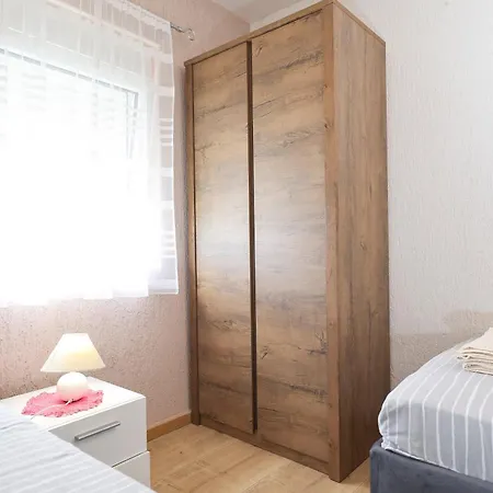 Apartment Porta Via Vir