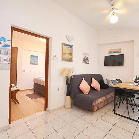 Porta Via Apartment *