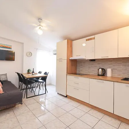 Apartment Porta Via Vir