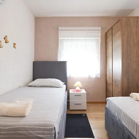 Porta Via Apartment Vir